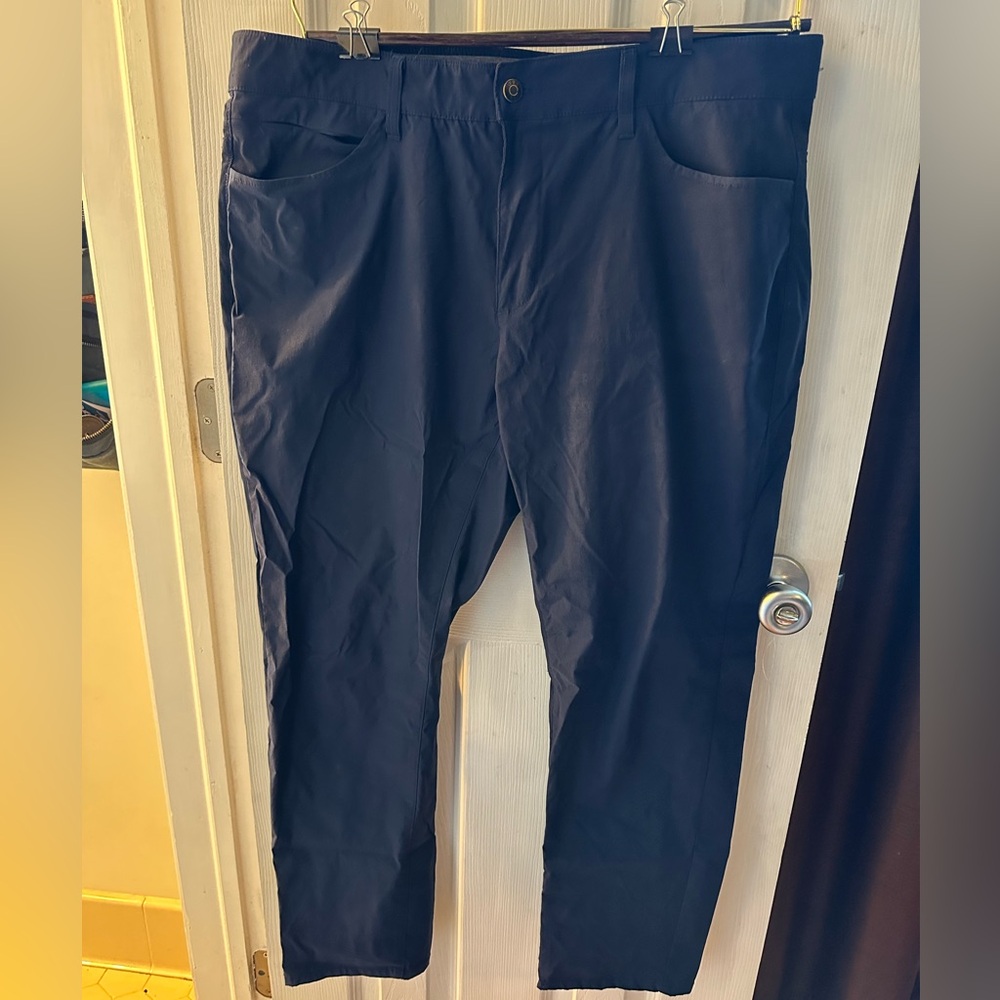 Men’s DKNY casual dress/travel pants